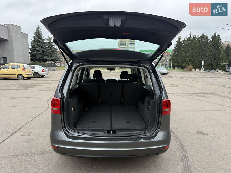 Минивэн Volkswagen Sharan 2012 в Ровно