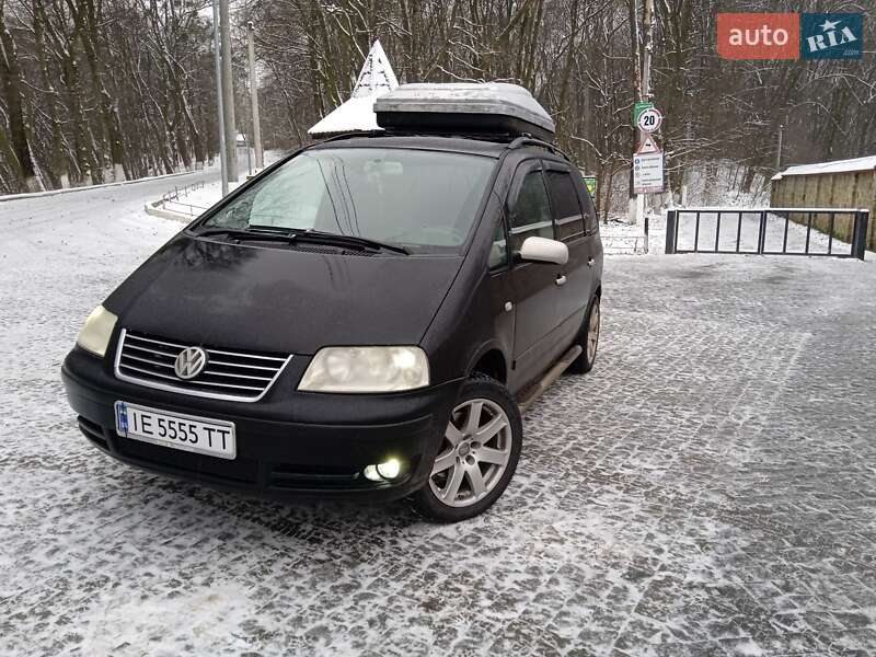 Минивэн Volkswagen Sharan 2002 в Черновцах