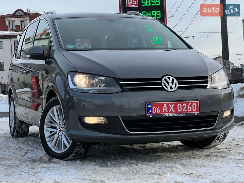 Мінівен Volkswagen Sharan 2016 в Житомирі