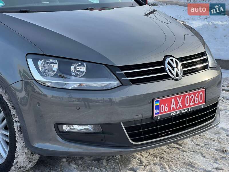 Мінівен Volkswagen Sharan 2016 в Житомирі