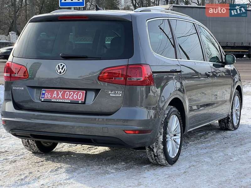 Мінівен Volkswagen Sharan 2016 в Житомирі