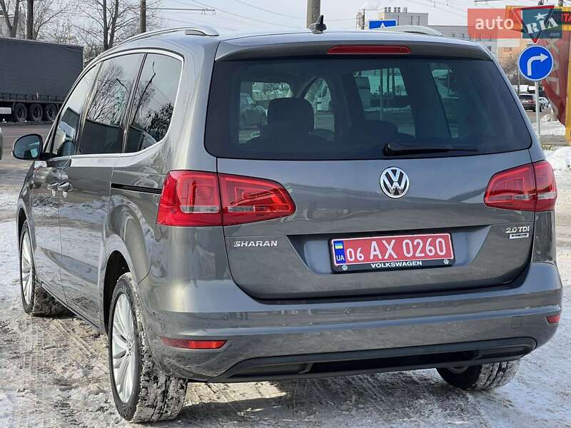 Мінівен Volkswagen Sharan 2016 в Житомирі