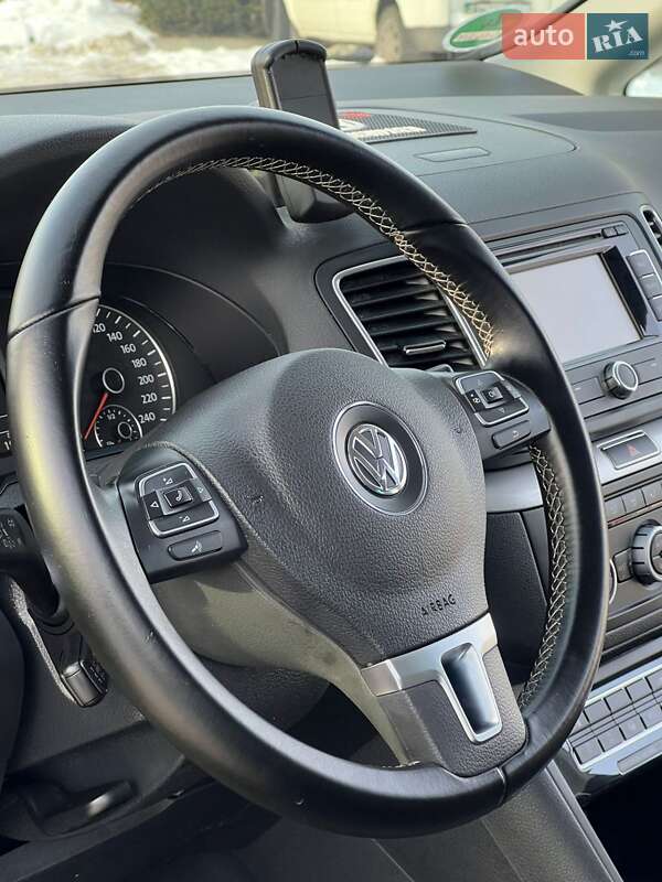 Мінівен Volkswagen Sharan 2016 в Житомирі