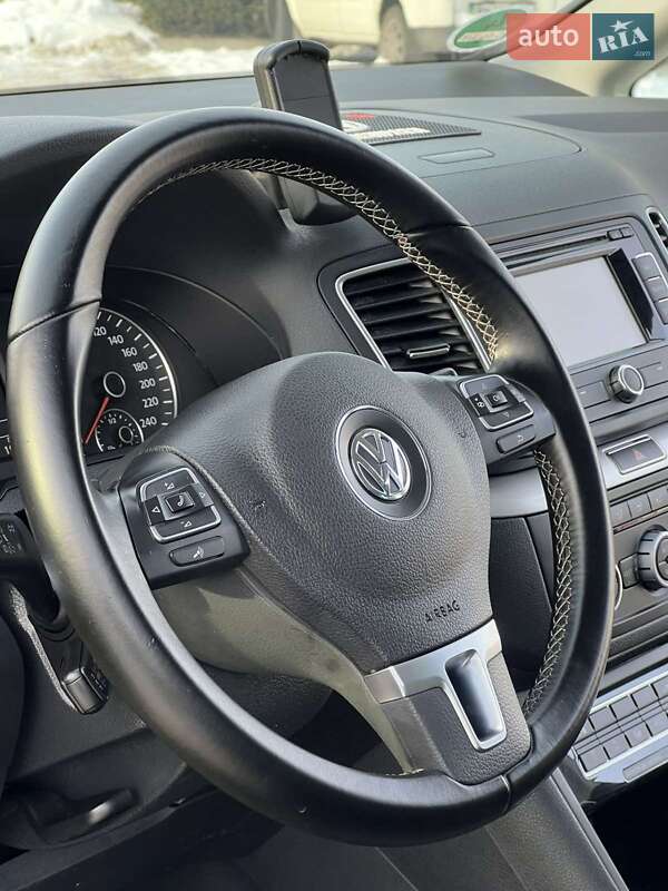 Мінівен Volkswagen Sharan 2016 в Житомирі