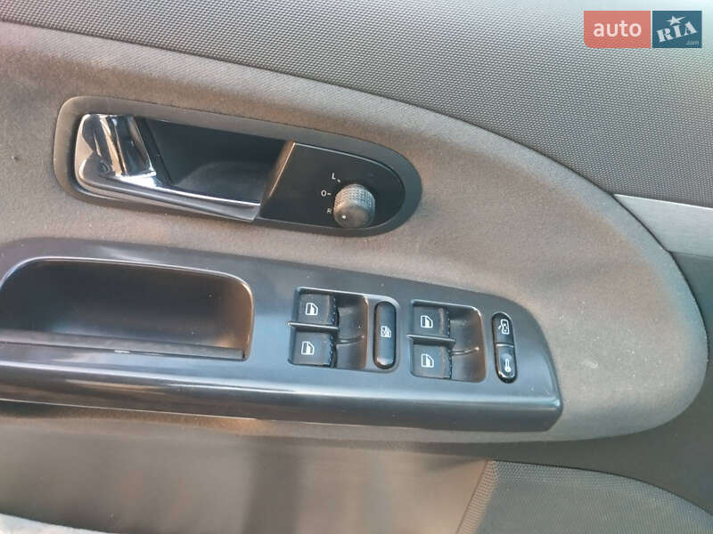 Минивэн Volkswagen Sharan 2008 в Камне-Каширском фото 9 Минивэн Volkswagen Sharan 2008 в Камне-Каширском