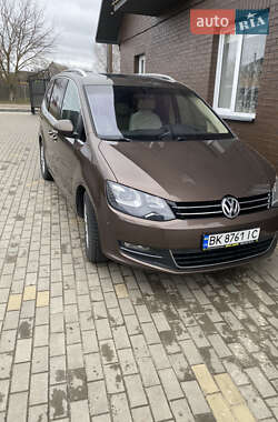 Минивэн Volkswagen Sharan 2011 в Владимирце