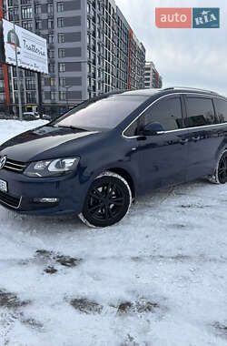 Мінівен Volkswagen Sharan 2014 в Києві