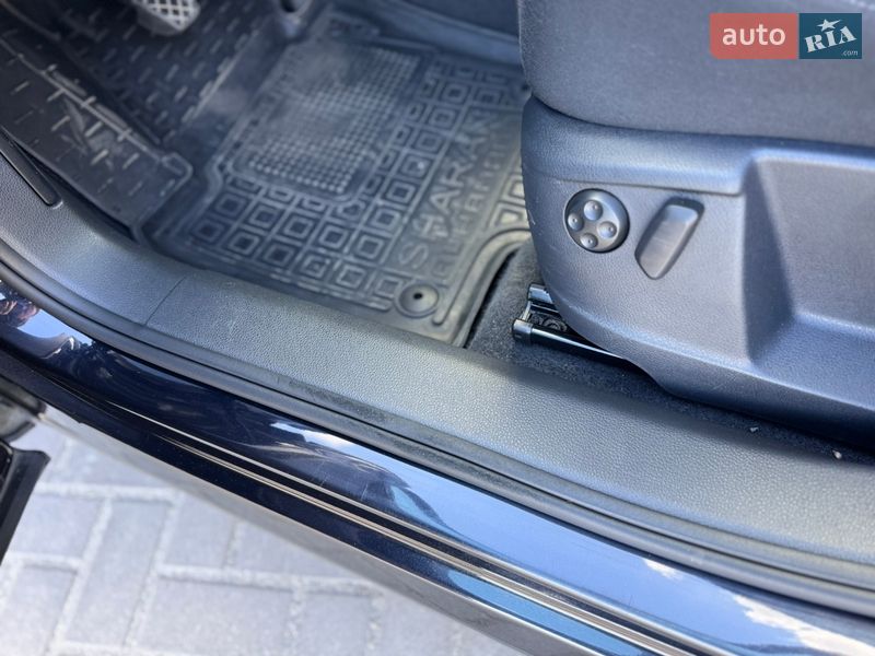 Минивэн Volkswagen Sharan 2013 в Ковеле