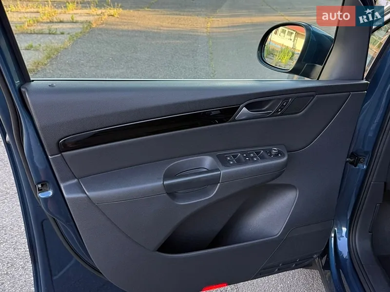 Volkswagen Sharan 2015 VIN WVWZZZ7NZGV227307 фото оголошення 9 з 100