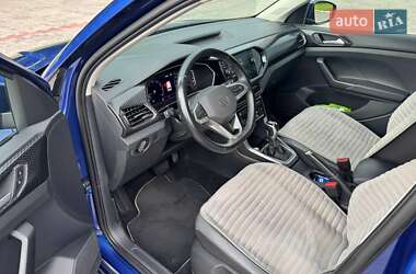 Внедорожник / Кроссовер Volkswagen T-Cross 2021 в 