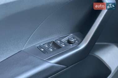 Внедорожник / Кроссовер Volkswagen T-Cross 2022 в 