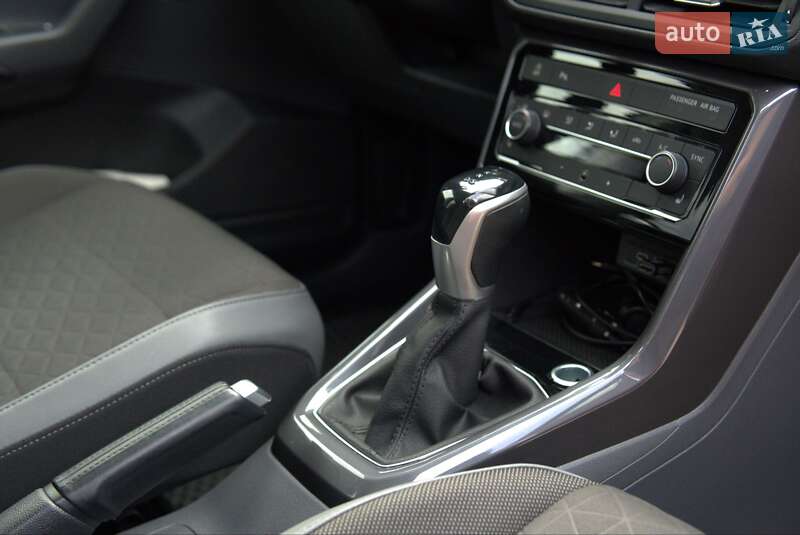 Внедорожник / Кроссовер Volkswagen T-Cross 2021 в Миргороде