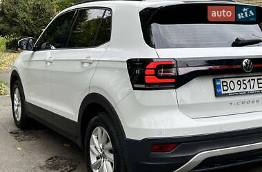 Внедорожник / Кроссовер Volkswagen T-Cross 2022 в 
