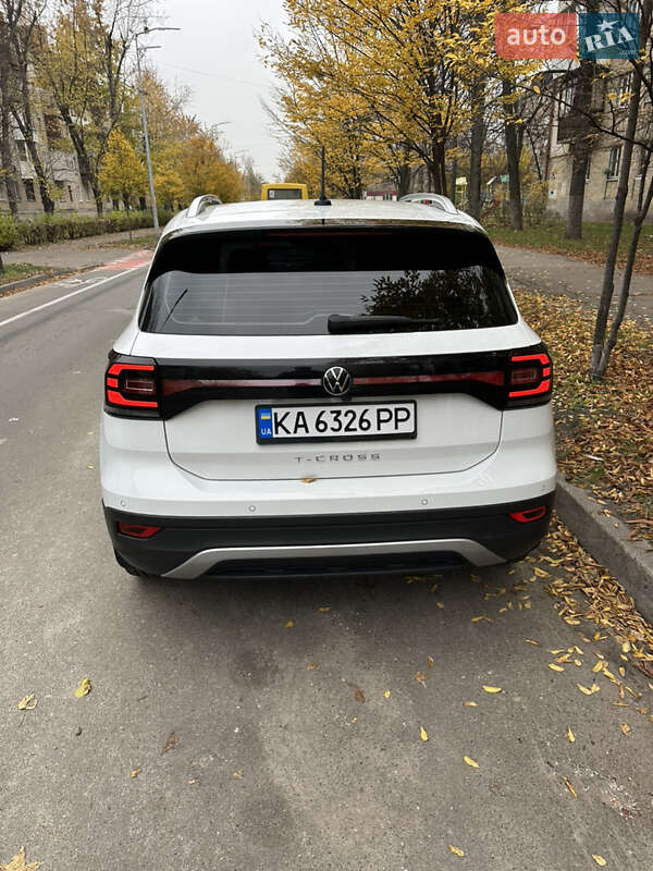 Позашляховик / Кросовер Volkswagen T-Cross 2021 в Києві