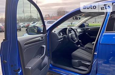 Позашляховик / Кросовер Volkswagen T-Roc 2019 в 