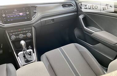 Позашляховик / Кросовер Volkswagen T-Roc 2019 в 