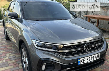 Внедорожник / Кроссовер Volkswagen T-Roc 2022 в 