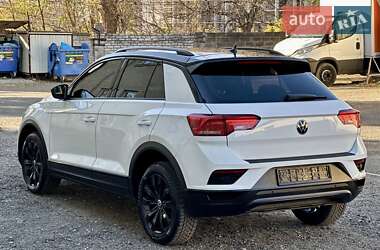 Позашляховик / Кросовер Volkswagen T-Roc 2020 в Києві