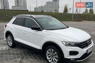 Внедорожник / Кроссовер Volkswagen T-Roc 2021 в Киеве