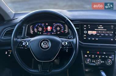 Внедорожник / Кроссовер Volkswagen T-Roc 2019 в 