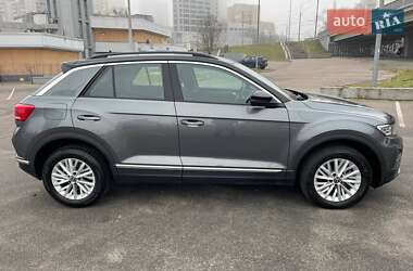 Позашляховик / Кросовер Volkswagen T-Roc 2021 в Києві