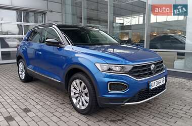 Позашляховик / Кросовер Volkswagen T-Roc 2021 в Києві