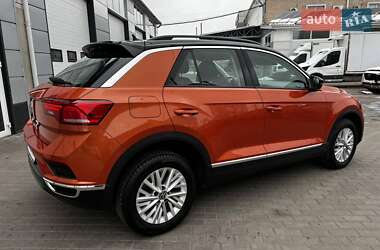 Внедорожник / Кроссовер Volkswagen T-Roc 2020 в 