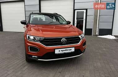 Внедорожник / Кроссовер Volkswagen T-Roc 2020 в 