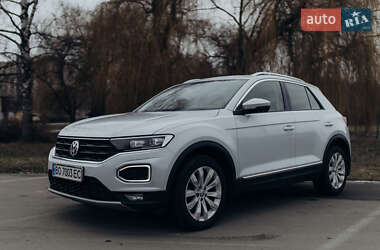 Внедорожник / Кроссовер Volkswagen T-Roc 2019 в 