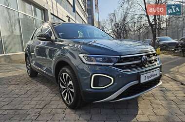 Позашляховик / Кросовер Volkswagen T-Roc 2023 в Києві