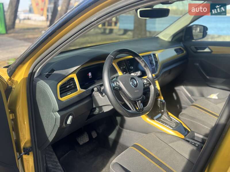 Внедорожник / Кроссовер Volkswagen T-Roc 2019 в Киеве