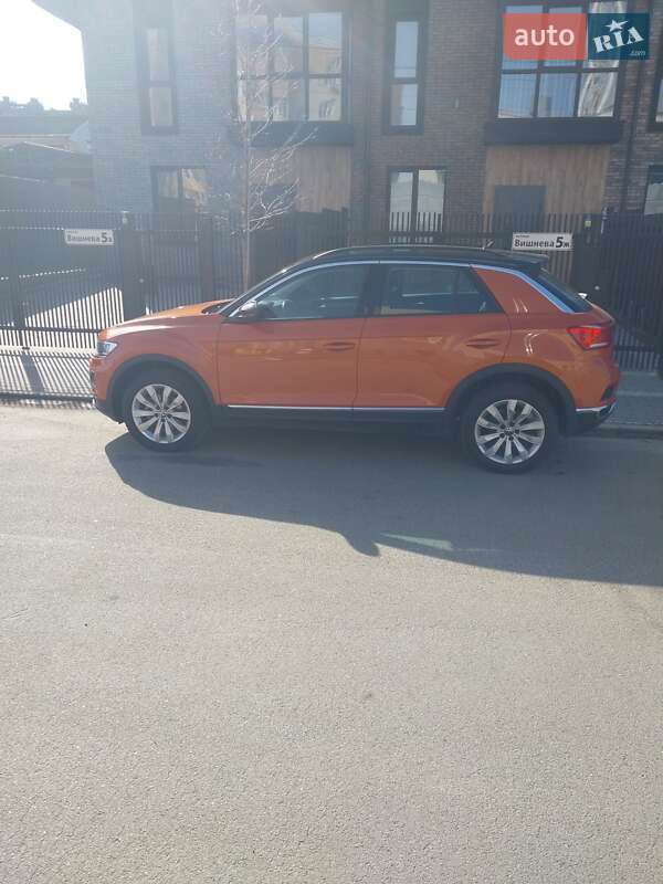 Позашляховик / Кросовер Volkswagen T-Roc 2020 в Києві фото 15 Позашляховик / Кросовер Volkswagen T-Roc 2020 в Києві