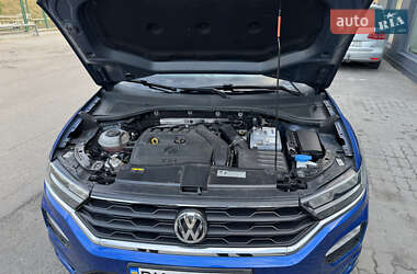 Внедорожник / Кроссовер Volkswagen T-Roc 2018 в 