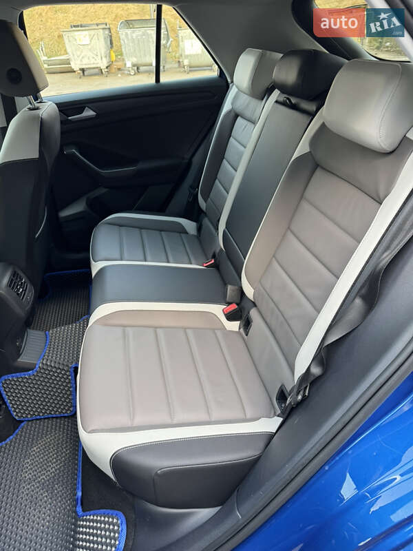 Внедорожник / Кроссовер Volkswagen T-Roc 2018 в Ровно