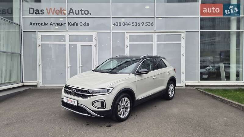 Позашляховик / Кросовер Volkswagen T-Roc 2024 в 