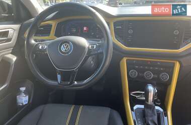 Позашляховик / Кросовер Volkswagen T-Roc 2019 в 