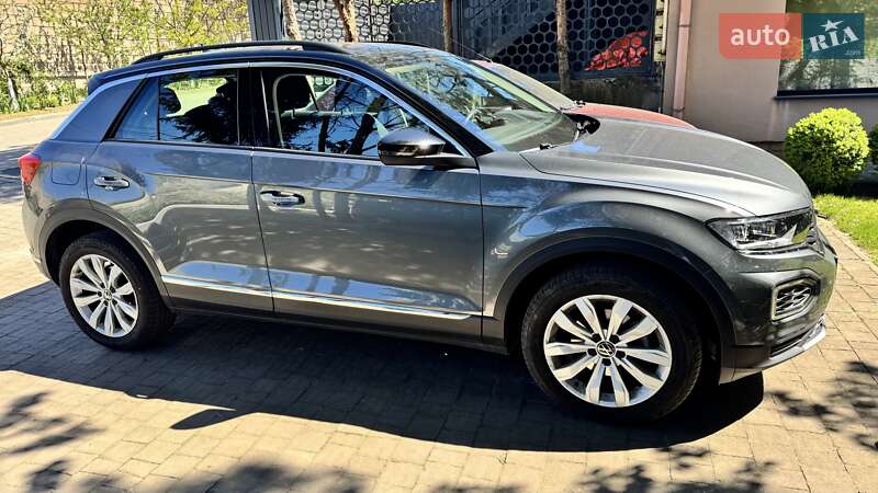 Позашляховик / Кросовер Volkswagen T-Roc 2021 в Вараші