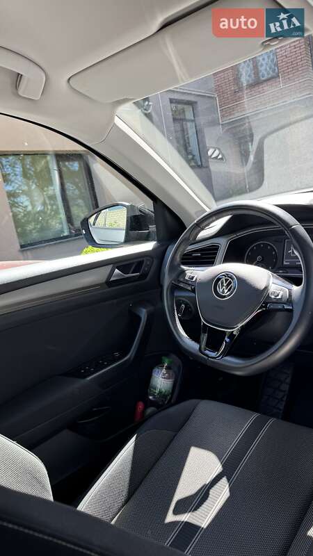 Позашляховик / Кросовер Volkswagen T-Roc 2021 в Вараші