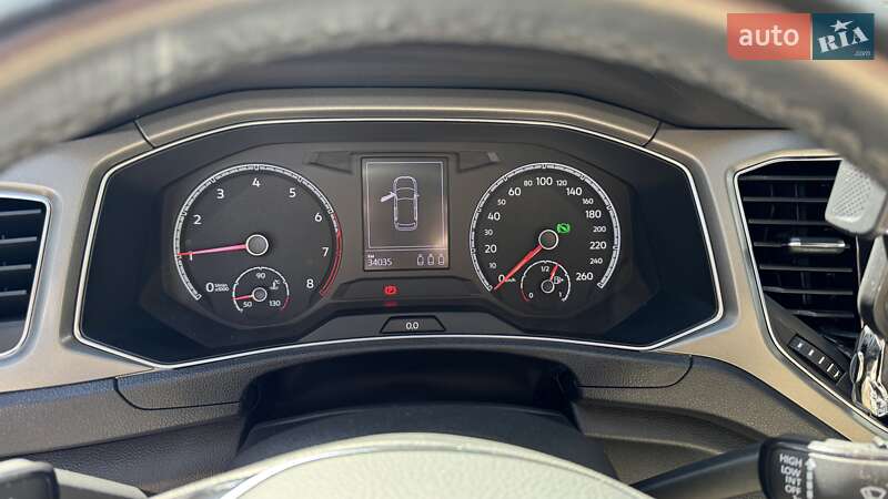 Позашляховик / Кросовер Volkswagen T-Roc 2021 в Вараші