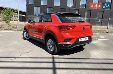 Позашляховик / Кросовер Volkswagen T-Roc 2021 в 