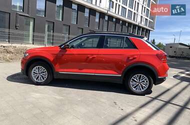 Позашляховик / Кросовер Volkswagen T-Roc 2021 в 