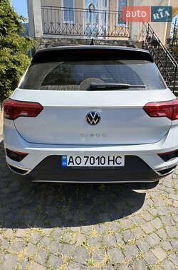 Внедорожник / Кроссовер Volkswagen T-Roc 2021 в 