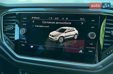 Внедорожник / Кроссовер Volkswagen T-Roc 2021 в 