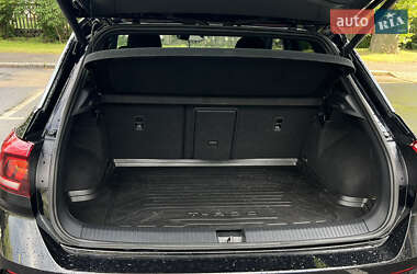 Позашляховик / Кросовер Volkswagen T-Roc 2021 в 