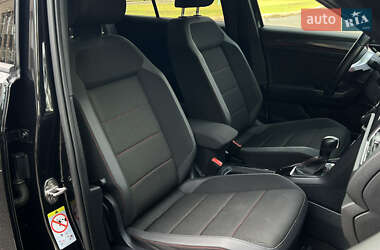 Позашляховик / Кросовер Volkswagen T-Roc 2021 в 