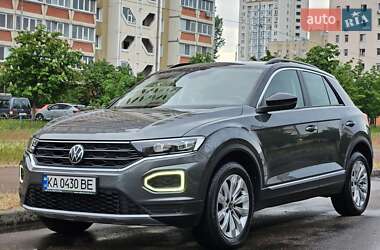Позашляховик / Кросовер Volkswagen T-Roc 2021 в Києві