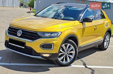 Внедорожник / Кроссовер Volkswagen T-Roc 2019 в Киеве