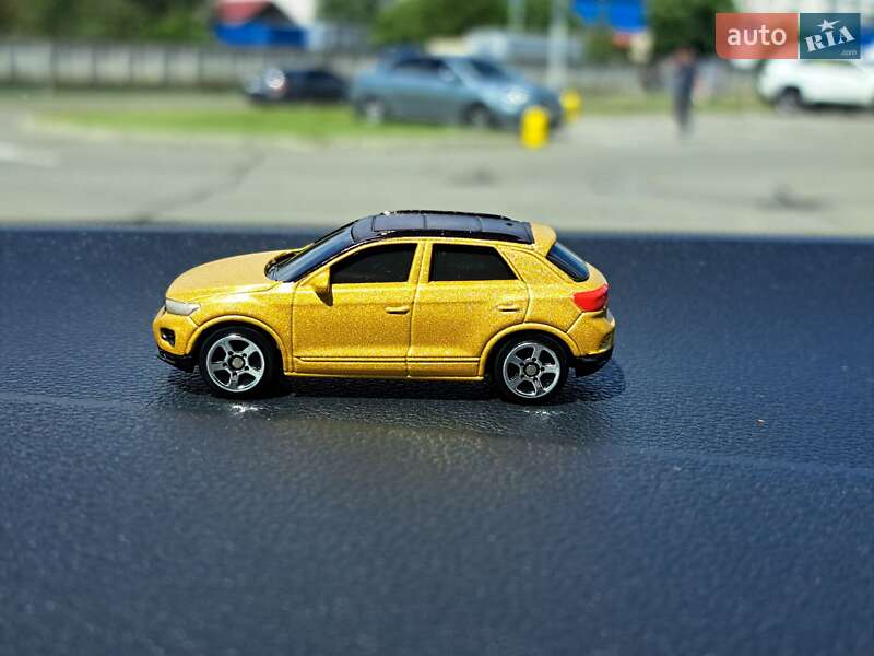 Позашляховик / Кросовер Volkswagen T-Roc 2019 в Києві