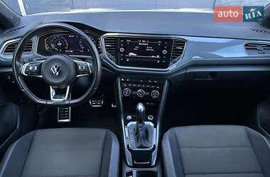 Внедорожник / Кроссовер Volkswagen T-Roc 2021 в 