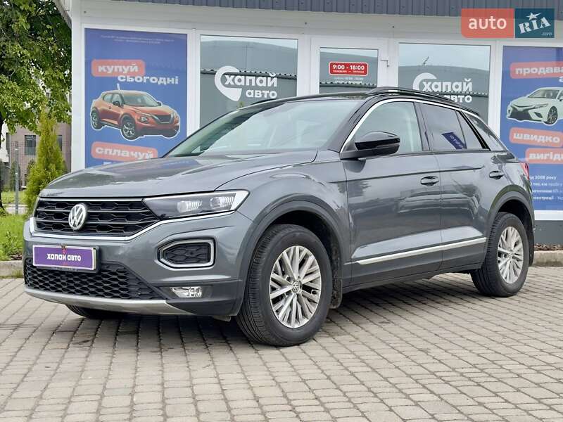 Внедорожник / Кроссовер Volkswagen T-Roc 2019 в 